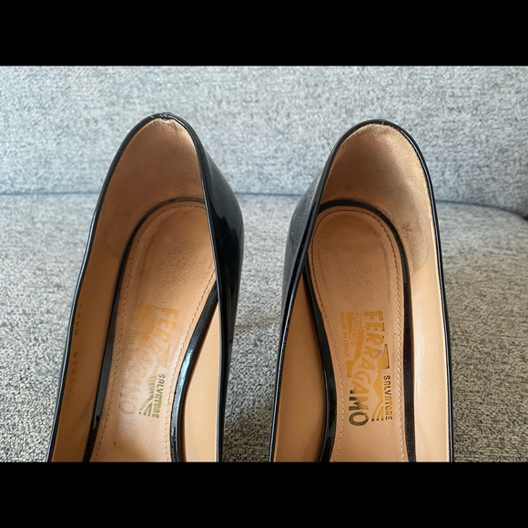 Ferragamo Nero Patent Pumps w/ Box - Picture 6 of 8